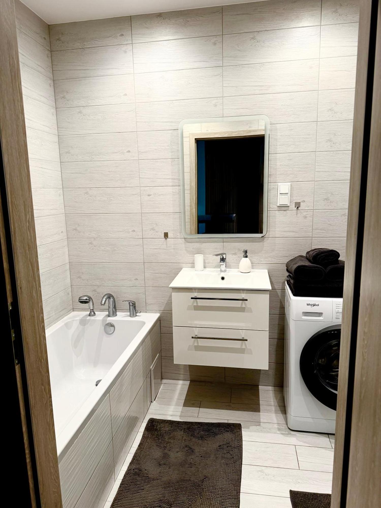 Mailo & Parking Apartment
